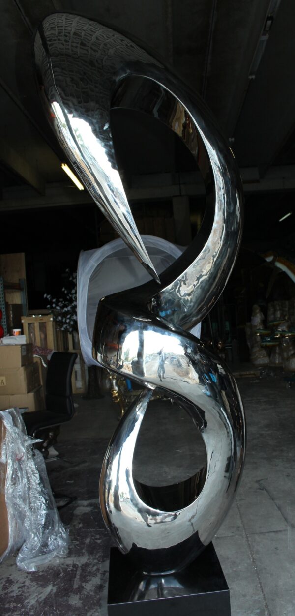 Modern arts - large statue - CC2 -  Size: 20"L x 20"W x 98"H.