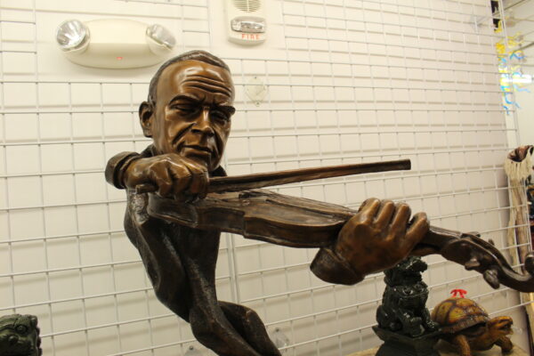 Musicista by Arnadia, Bust of Violin Musician Bronze Statue - 27"x 16"x 32"H.