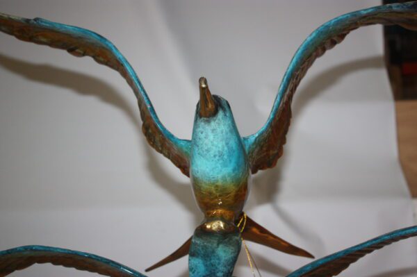 Two Seagull flying  - Bronze Statue -  Size: 36"L x 17"W x 27"H.