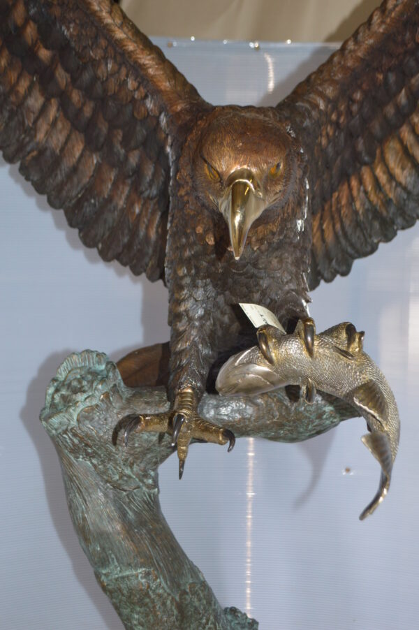 Landing Eagle on a Tree Giant Bronze Statue -  Size: 72"L x 36"W x 88"H. - Image 11