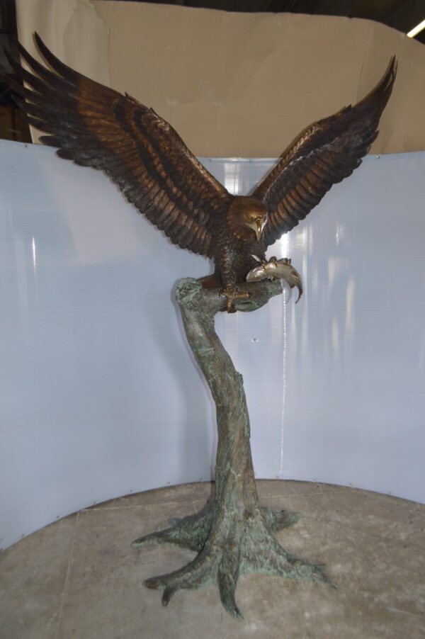 Landing Eagle on a Tree Giant Bronze Statue -  Size: 72"L x 36"W x 88"H. - Image 10