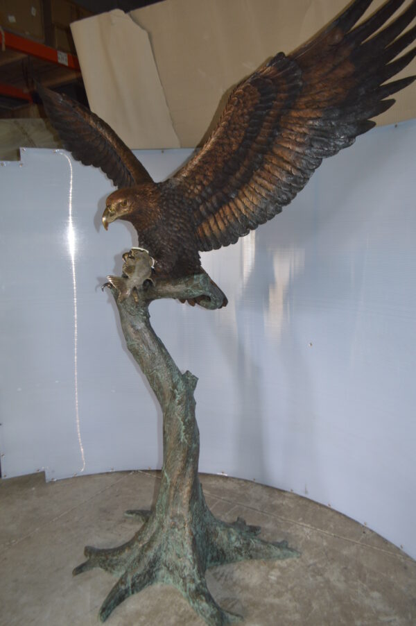 Landing Eagle on a Tree Giant Bronze Statue -  Size: 72"L x 36"W x 88"H. - Image 9