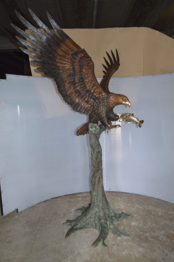 Landing Eagle on a Tree Giant Bronze Statue -  Size: 72"L x 36"W x 88"H. - Image 8