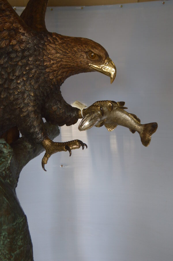 Landing Eagle on a Tree Giant Bronze Statue -  Size: 72"L x 36"W x 88"H. - Image 7