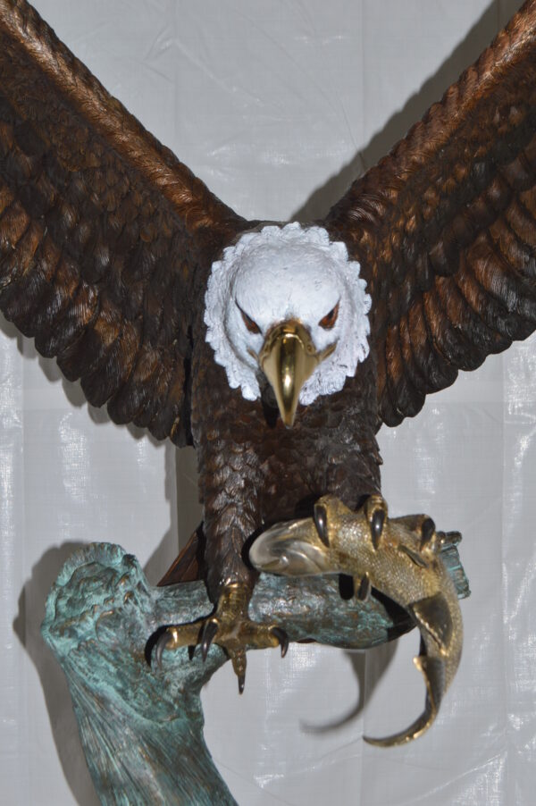 Eagle on a Tree with white face Bronze Statue -  Size: 40"L x 70"W x 90"H. - Image 3