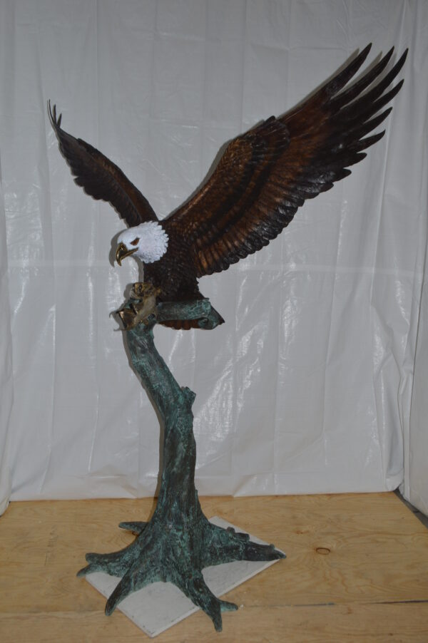 Eagle on a Tree with white face Bronze Statue -  Size: 40"L x 70"W x 90"H. - Image 11
