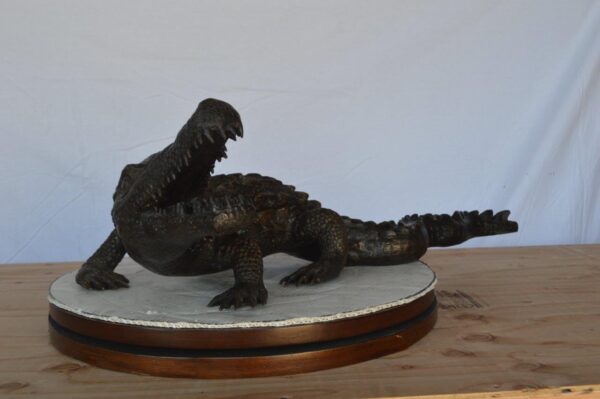 Alligator ready to attack bronze statue -  Size: 36"L x 18"W x 10"H. - Image 4