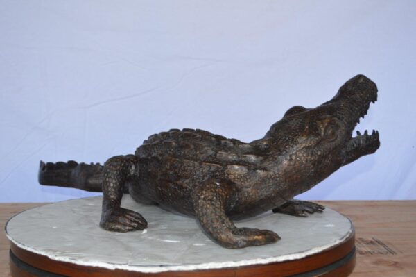 Alligator ready to attack bronze statue -  Size: 36"L x 18"W x 10"H. - Image 6