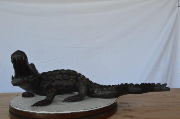 Alligator ready to attack bronze statue -  Size: 36"L x 18"W x 10"H. - Image 11