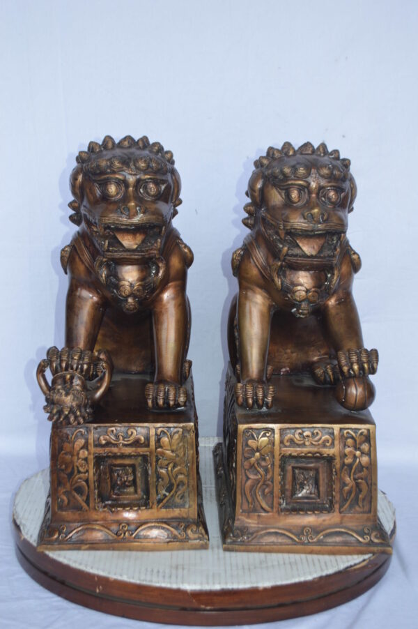 Pair of Foo Dogs bronze statues  -  Size: 20"L x 10"W x 23"H. 40 LB each - Image 3
