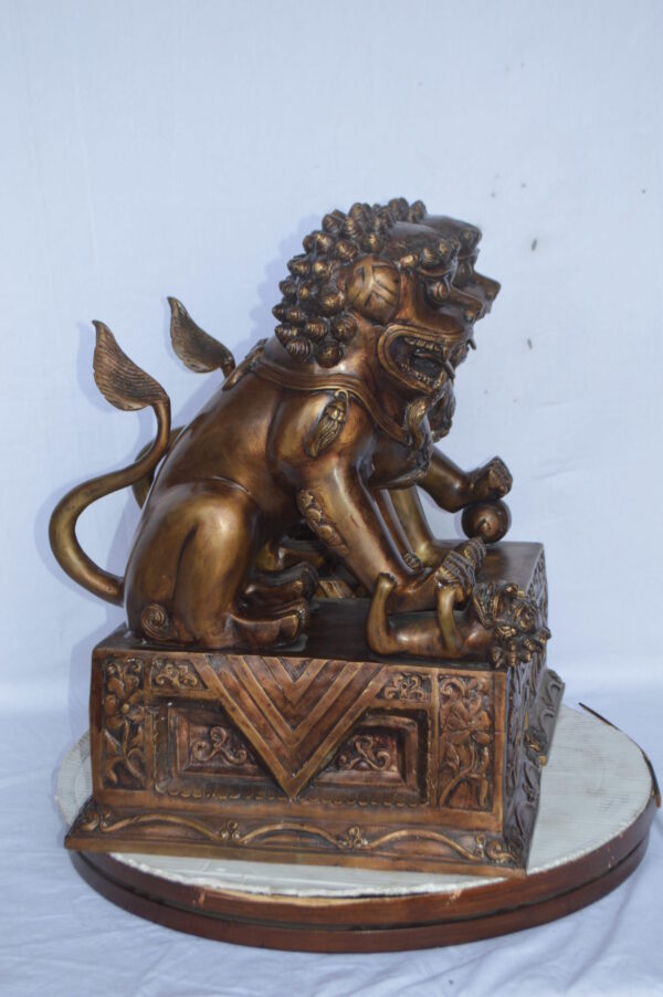 Pair of Foo Dogs bronze statues  -  Size: 20"L x 10"W x 23"H. 40 LB each - Image 5