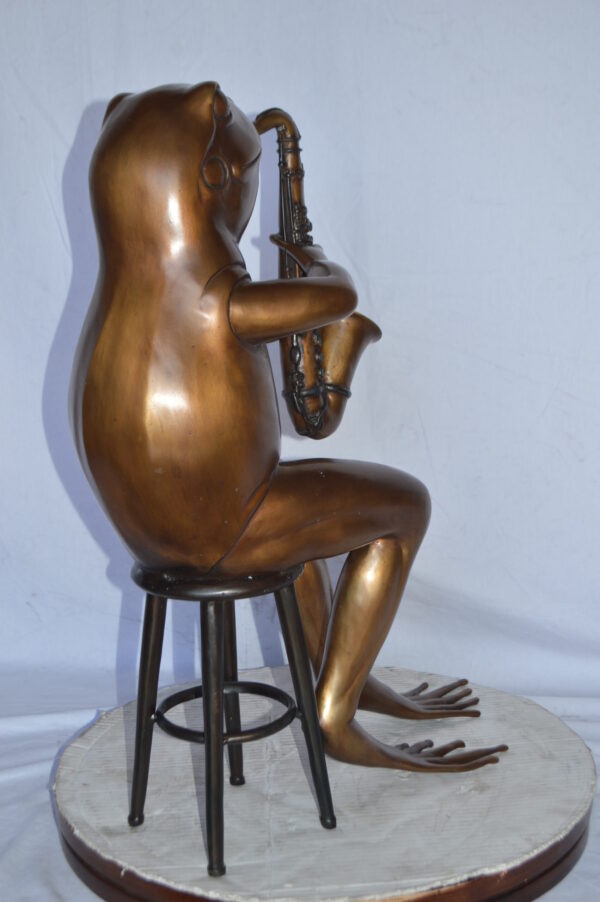 Frog playing saxophone bronze statue - Size: 23"L x 15"W x 30"H. - Image 5