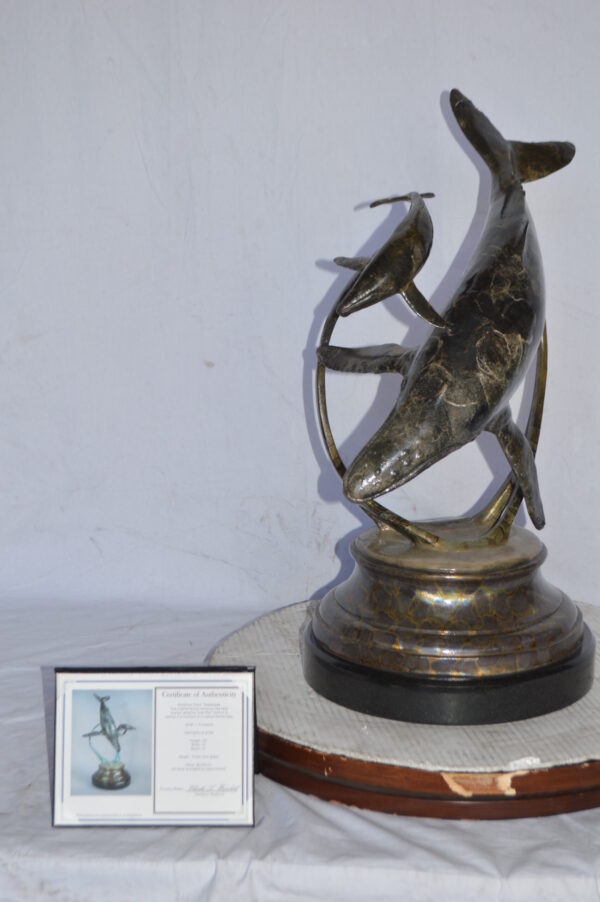 Tenderness Blue Whale Bronze Statue by J. Townsend - Size: 20"L x 14"W x 29"H. - Image 4