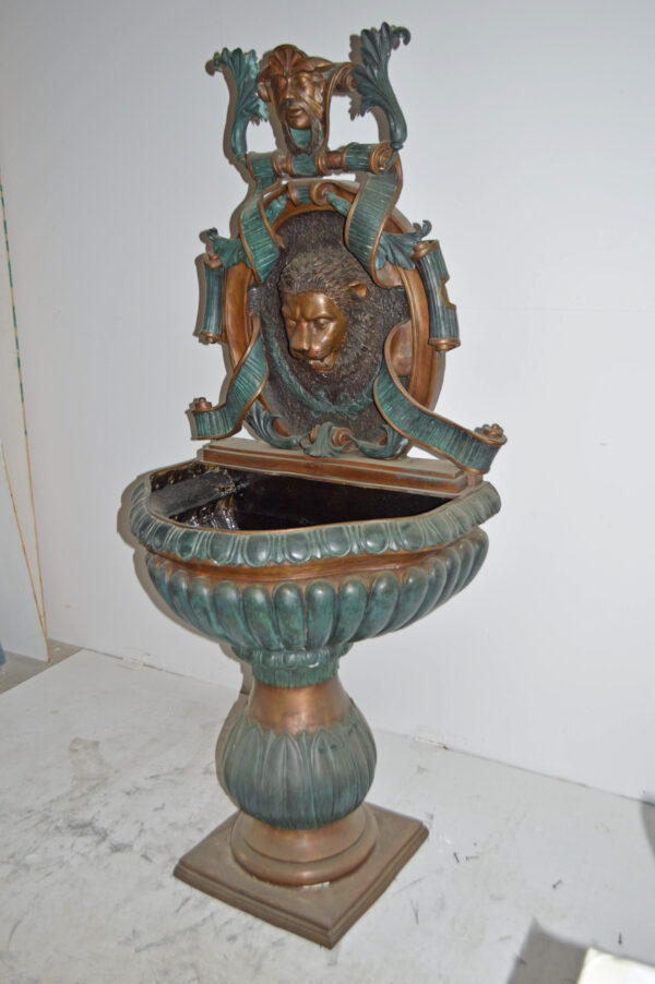 Lion Head Wall Fountain made of Bronze Statue - Size: 32"L x 22"W x 70"H. - Image 6