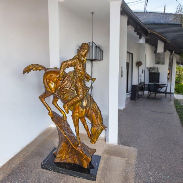 Mountain Man Bronze Statue, a Remington Replica - Size: 18"L x 8"W x 28"H. - Image 3