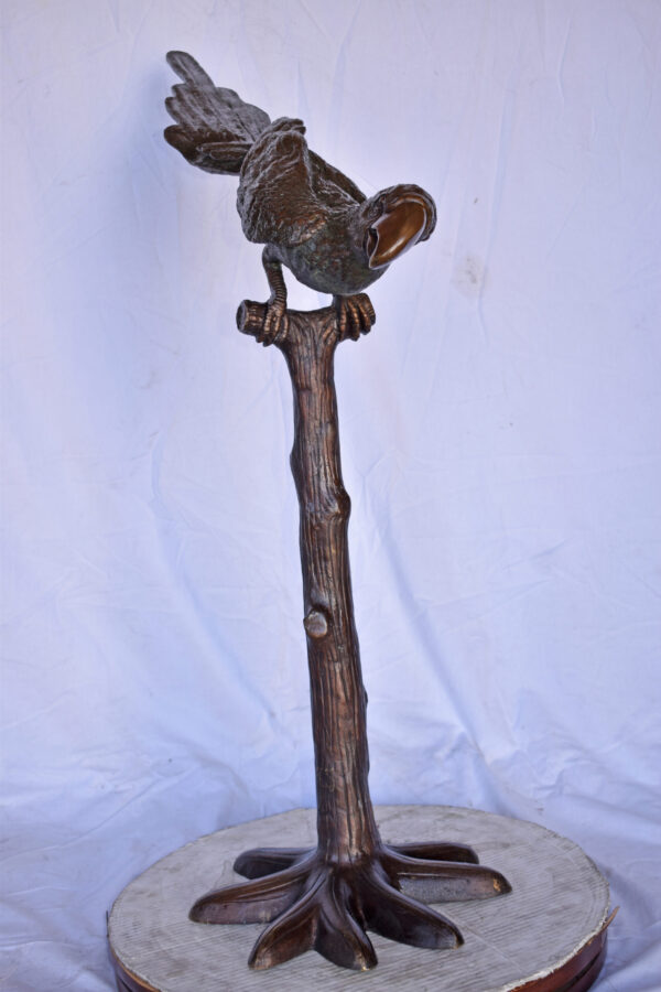 Parrot on a Tree looking Down Bronze Statue - Size: 37"L x 15"W x 47"H. - Image 5