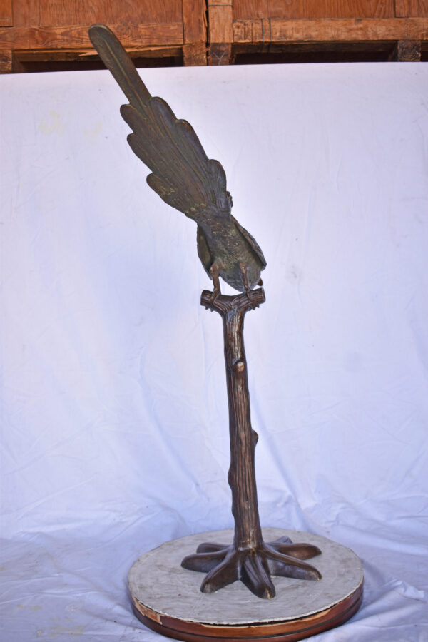 Parrot on a Tree looking Down Bronze Statue - Size: 37"L x 15"W x 47"H. - Image 9