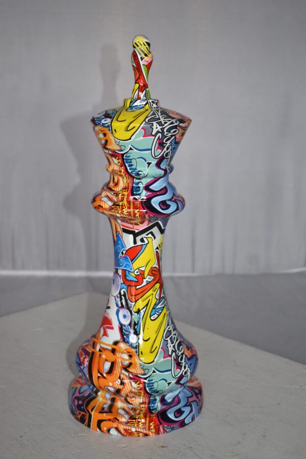 Checkmate King Modern Art Giant Graffiti Resin Statue Size: 6" x 6" x 19"H - Image 10