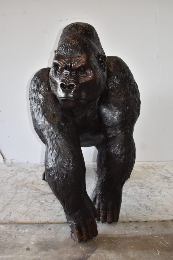 Giant King Kong Gorilla Looking Around Bronze Statue Size: 58" x 38" x 60"H - Image 3