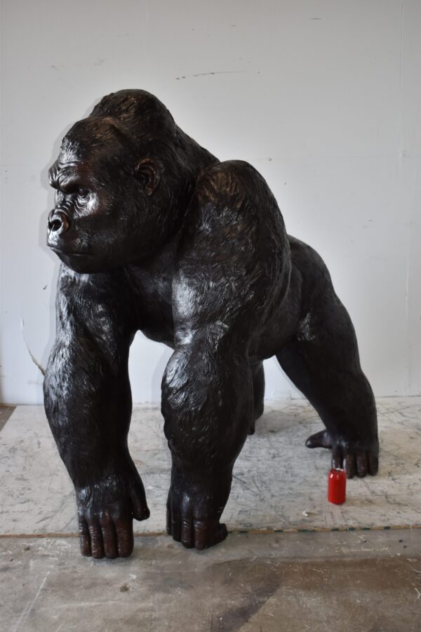 Giant King Kong Gorilla Looking Around Bronze Statue Size: 58" x 38" x 60"H - Image 4