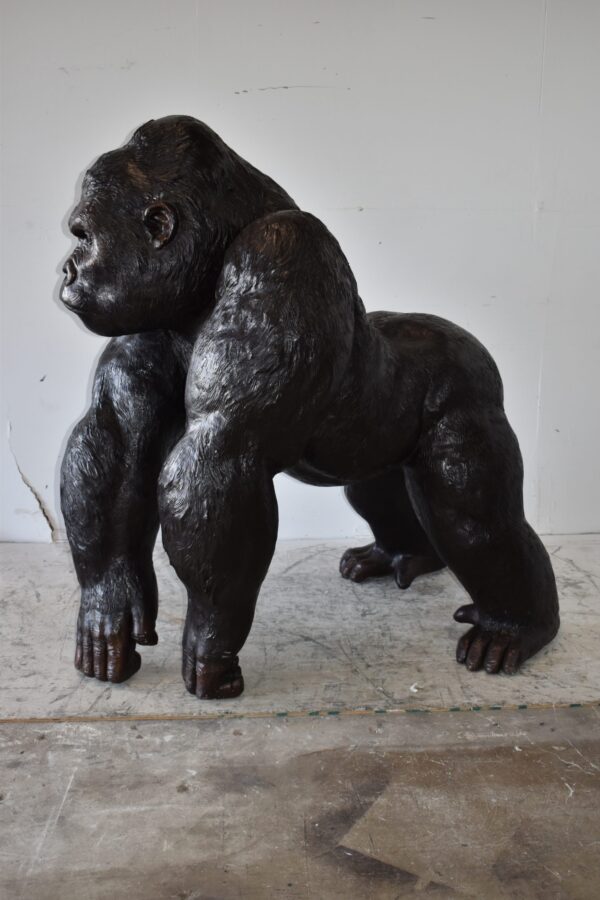 Giant King Kong Gorilla Looking Around Bronze Statue Size: 58" x 38" x 60"H - Image 5