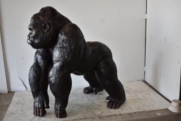 Giant King Kong Gorilla Looking Around Bronze Statue Size: 58" x 38" x 60"H - Image 6