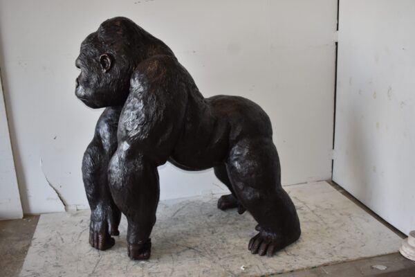 Giant King Kong Gorilla Looking Around Bronze Statue Size: 58" x 38" x 60"H - Image 7