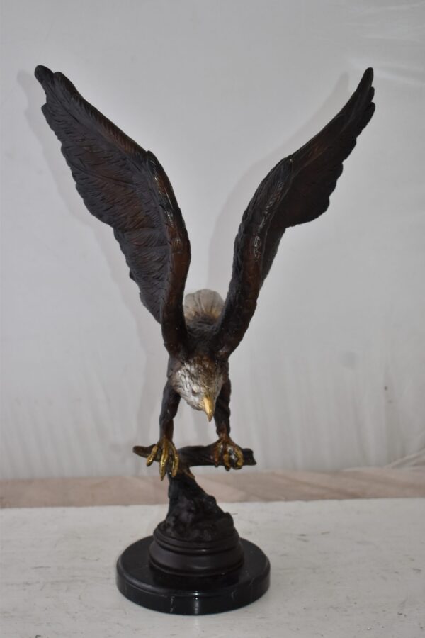 Eagle Holding His Fish Prey Flying Away Bronze Statue Size: 14" x 11" x 23"H - Image 3