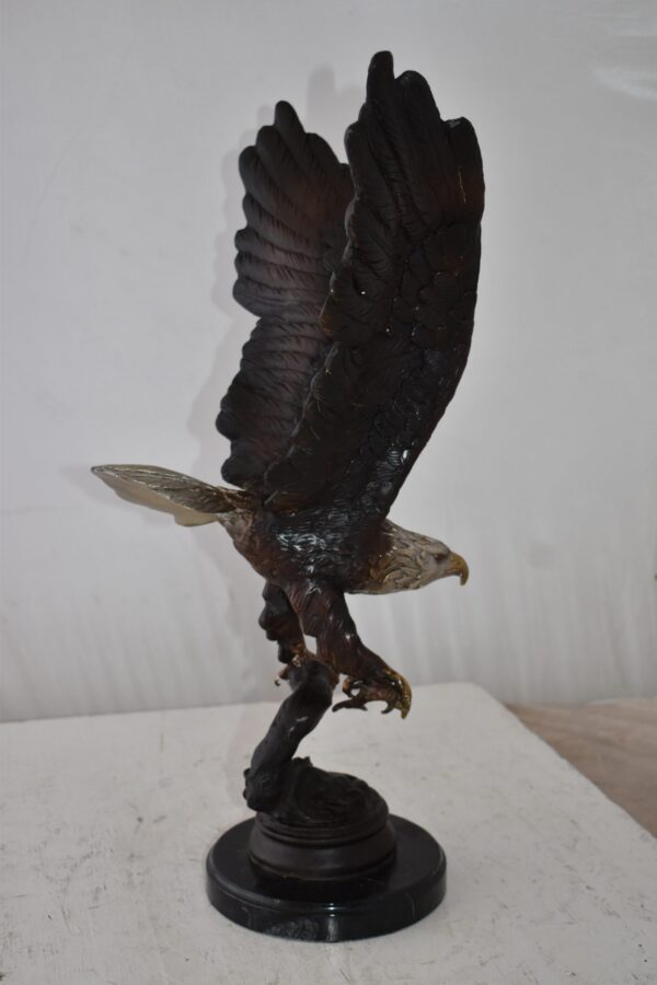 Eagle Holding His Fish Prey Flying Away Bronze Statue Size: 14" x 11" x 23"H - Image 6