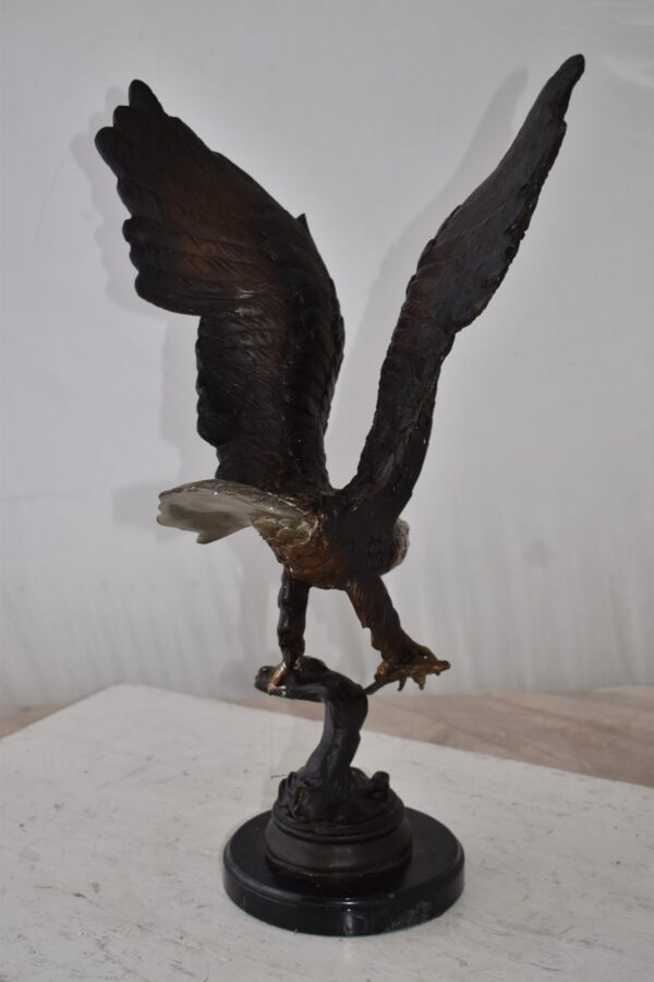 Eagle Holding His Fish Prey Flying Away Bronze Statue Size: 14" x 11" x 23"H - Image 7