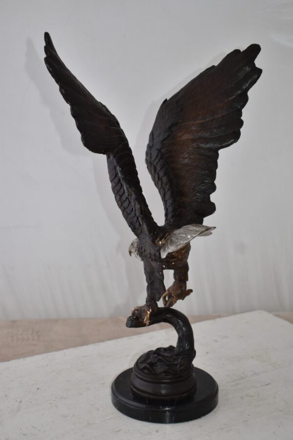 Eagle Holding His Fish Prey Flying Away Bronze Statue Size: 14" x 11" x 23"H - Image 8