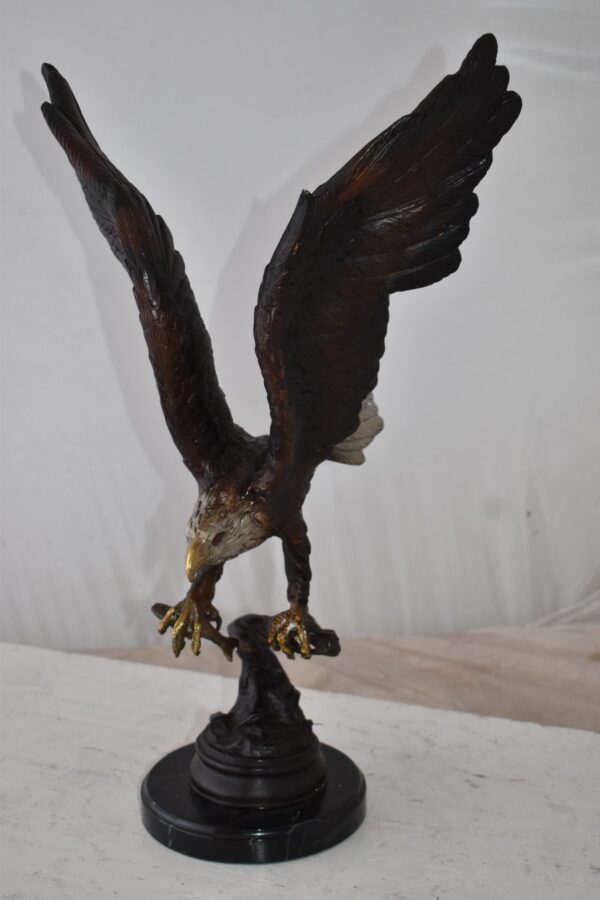 Eagle Holding His Fish Prey Flying Away Bronze Statue Size: 14" x 11" x 23"H - Image 11
