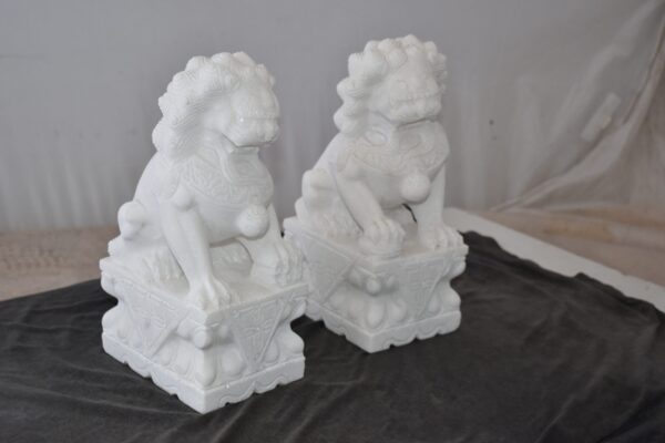 A Pair of Marble Statues of Foo Dogs Size: 5" x 6" x 12"H - Image 5