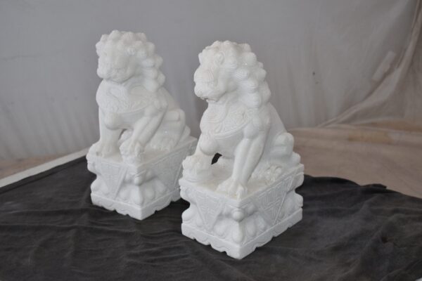 A Pair of Marble Statues of Foo Dogs Size: 5" x 6" x 12"H - Image 12