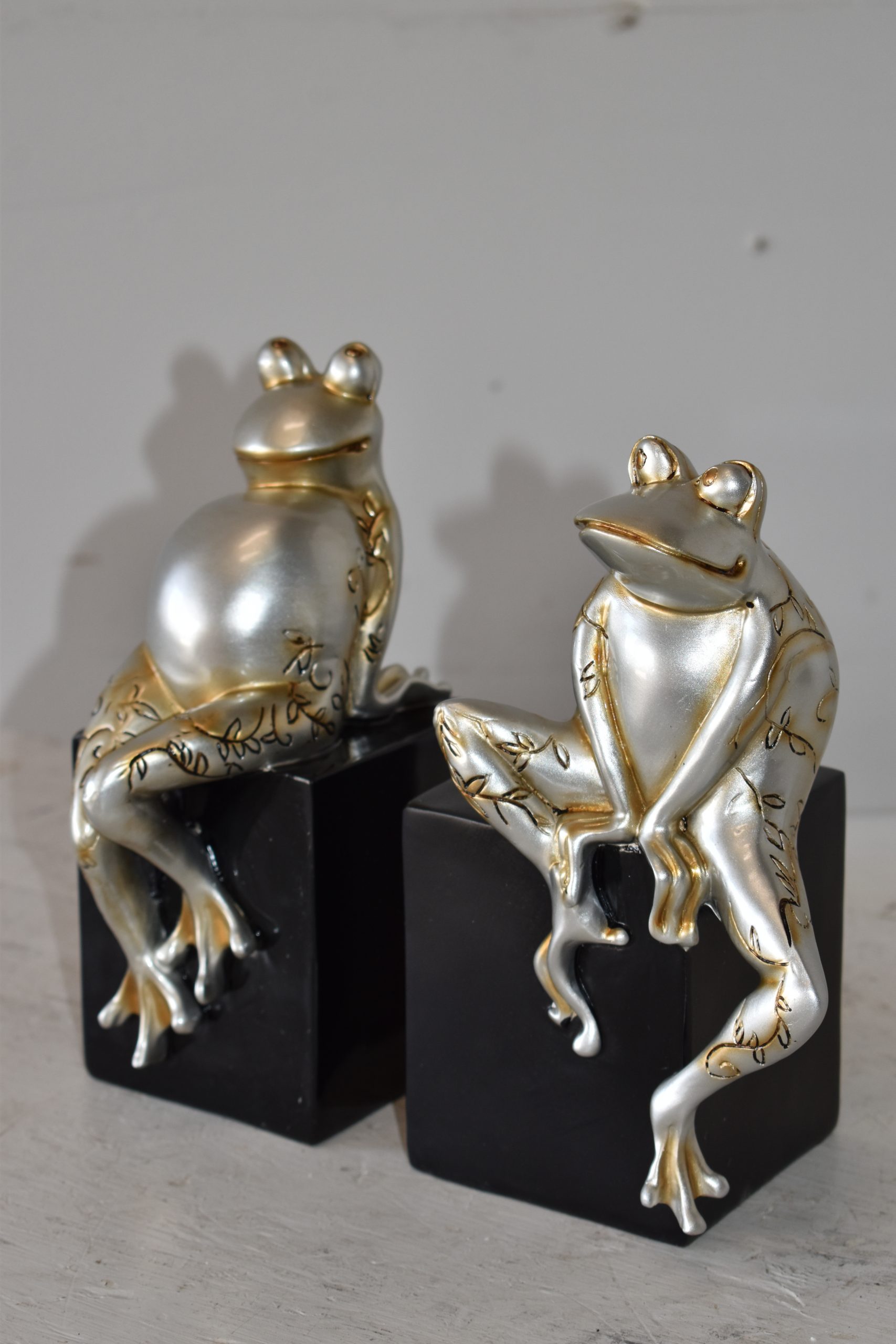 Jeferson 2-Pc Fishing Frog 6H Funny Animal Figurine Unique Gifts Trinx