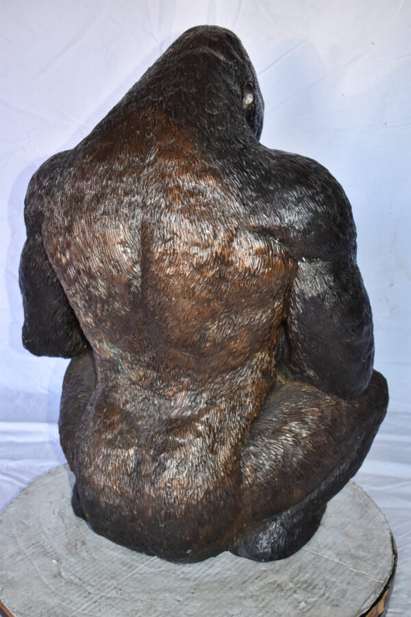 Gorilla Sitting Detailed and Impressive Bronze Statue Size: 22" x 16" x 30"H - Image 8