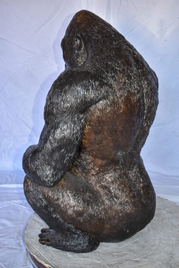 Gorilla Sitting Detailed and Impressive Bronze Statue Size: 22" x 16" x 30"H - Image 9