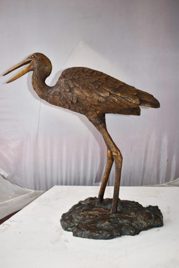 Great Blue Heron Brown Patina Bronze Statue Size: 25" x 15" x 25"H - Image 6