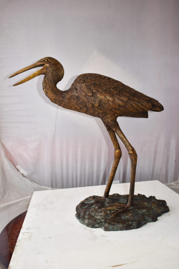 Great Blue Heron Brown Patina Bronze Statue Size: 25" x 15" x 25"H - Image 7