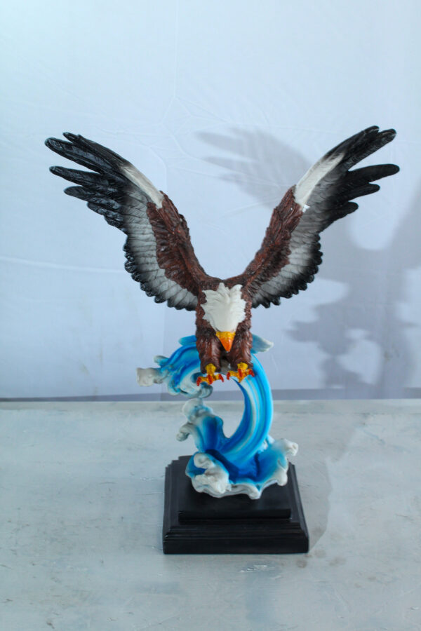 Resin Bald Eagle Statue Diving Over Ocean Wave on Base 14" x 7" x 17"H - Image 10