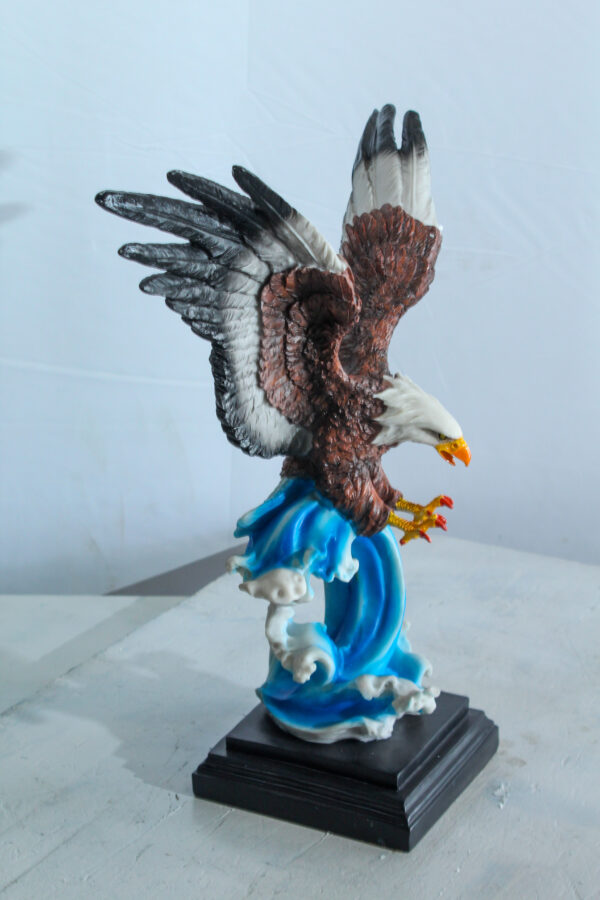 Resin Bald Eagle Statue Diving Over Ocean Wave on Base 14" x 7" x 17"H - Image 13