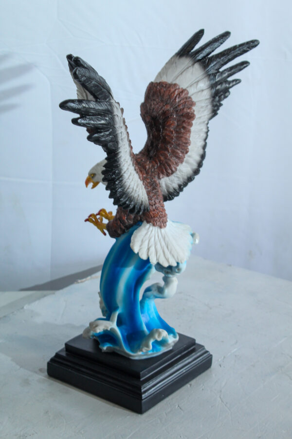 Resin Bald Eagle Statue Diving Over Ocean Wave on Base 14" x 7" x 17"H - Image 4