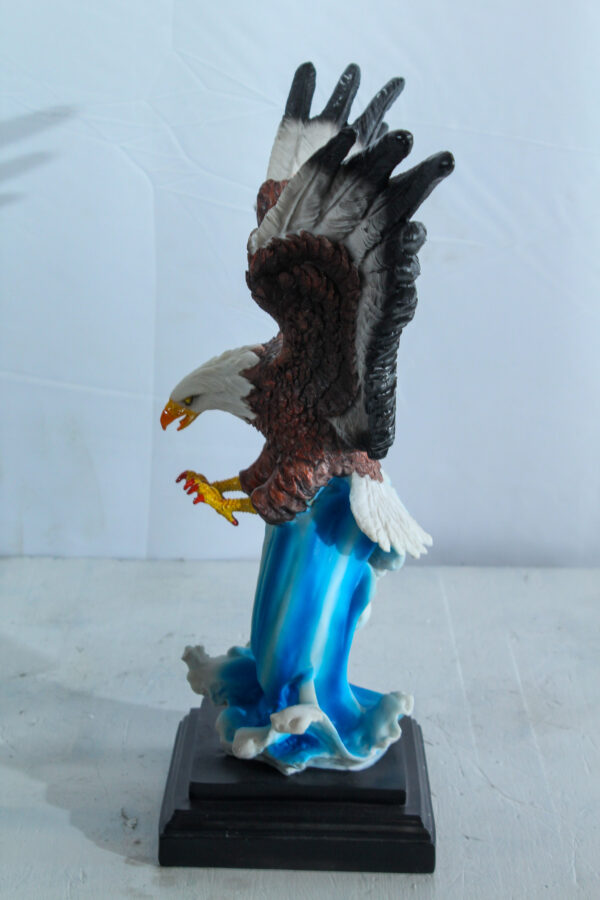 Resin Bald Eagle Statue Diving Over Ocean Wave on Base 14" x 7" x 17"H - Image 5
